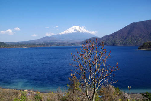 本栖湖からの富士山-2